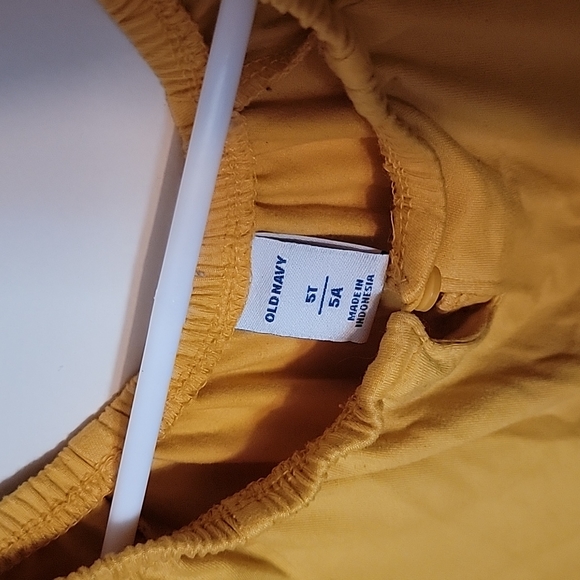 Girls Dress, Old Navy size 5T - Picture 2 of 3